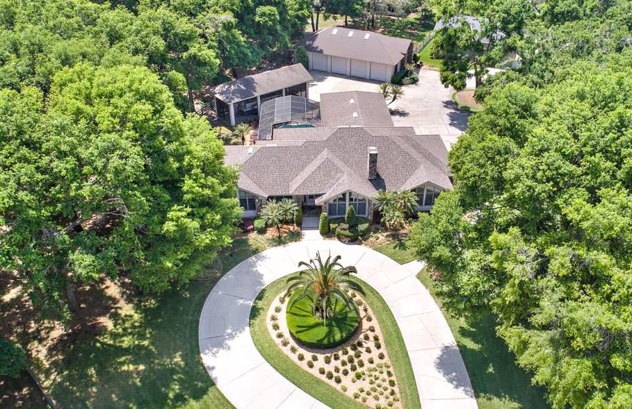 Eustis and Tavares, FL Homes for Sale in Lakeside Communities